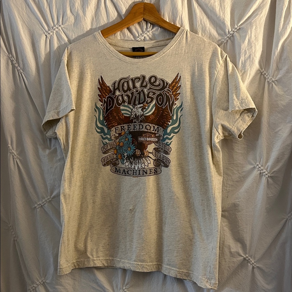 Women’s Harley-Davidson Beige Freedom Graphic Tee-size XL